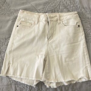 Judy Blue off white side slit shorts size S